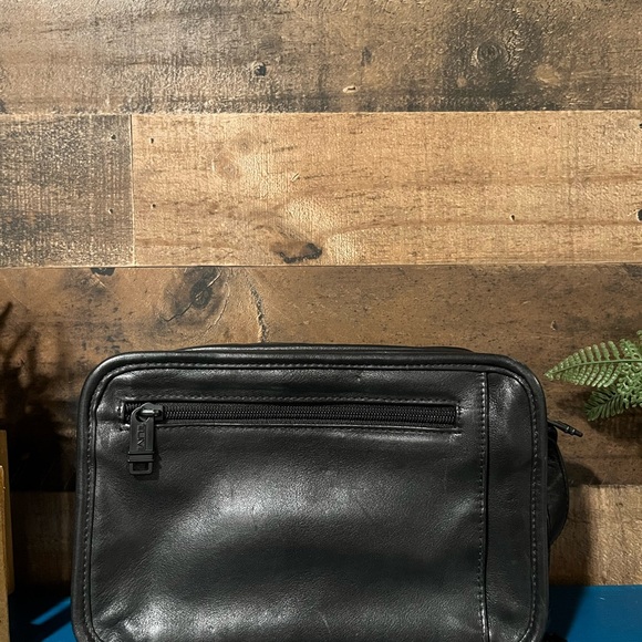 TUMI Black Leather Organizer Bag Wallet - Picture 2 of 10